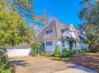 945 Law Ln, Mount Pleasant, SC 29464