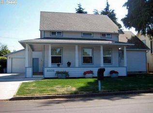 2305 F St, Springfield, OR 97477