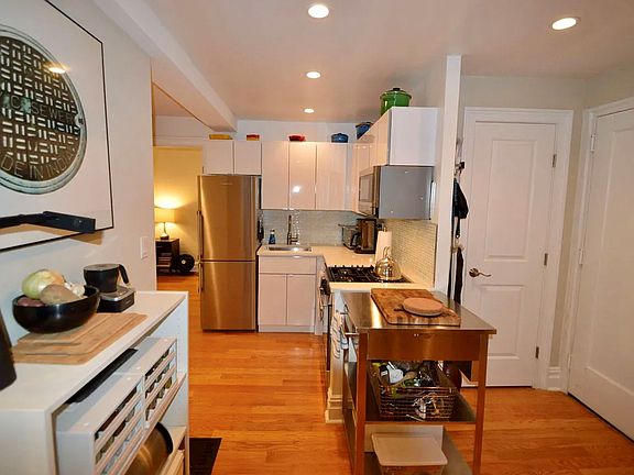 3rd image of 69 Bennett Ave APT 201