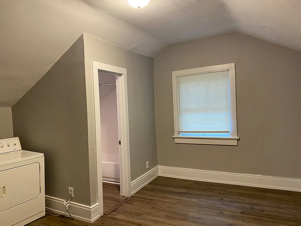 443 Greenwood Ave