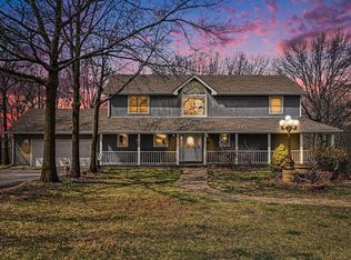 17251 Hollingsworth Rd, Basehor, KS 66007