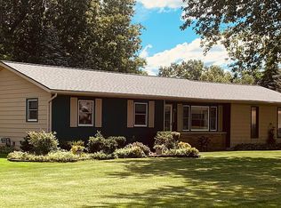 35340 Bellware Blvd, Paw Paw, MI 49079