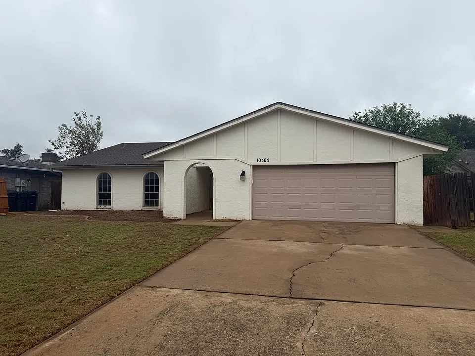 10305 Leicester Dr