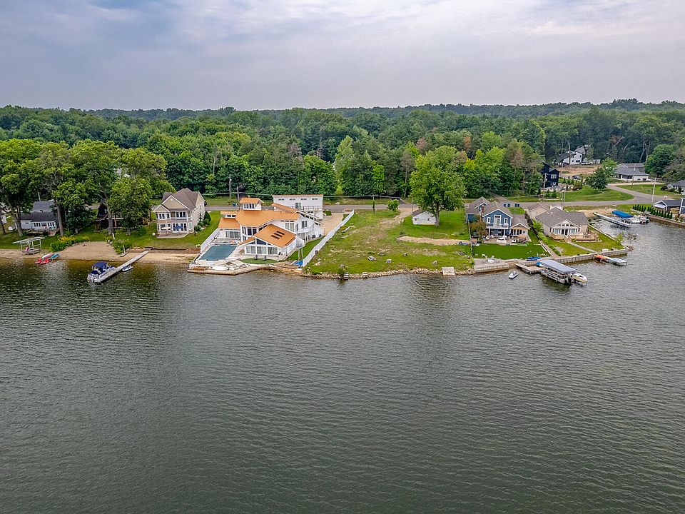 1st image of 1044 N Eagle Lake Dr