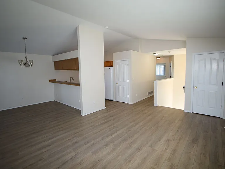 8926 Meadow Park Cir — Photo 6