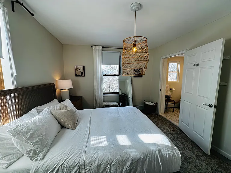 216 University Ave — Photo 14