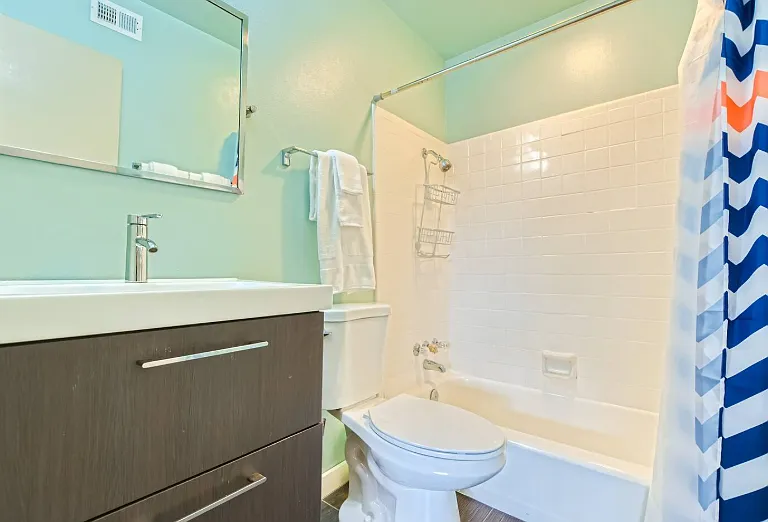 5808 Oram St #201 — Photo 8