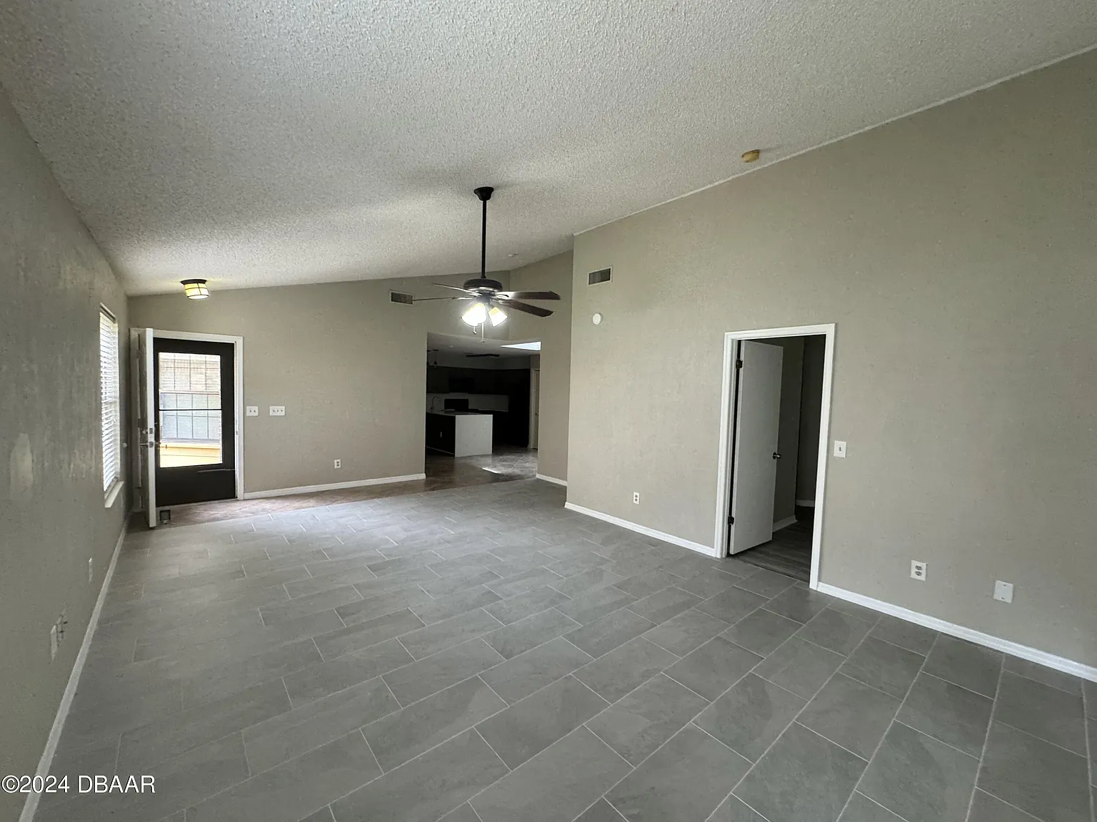 3 bed, 2.0 bath, 1585 sqft, $2,350 — Photo 3