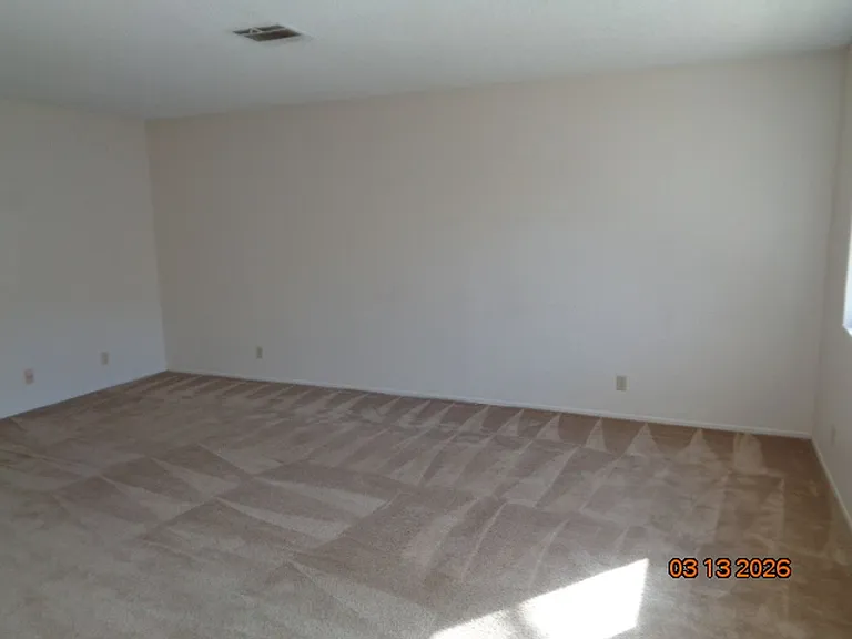 2821 Desert St — Photo 4