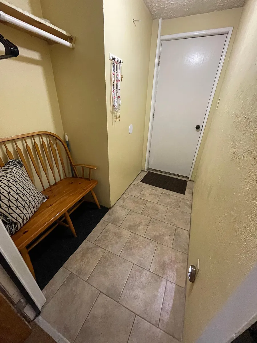 Private entrance with storage for winter jackets and boots - 6310 Snowview Dr