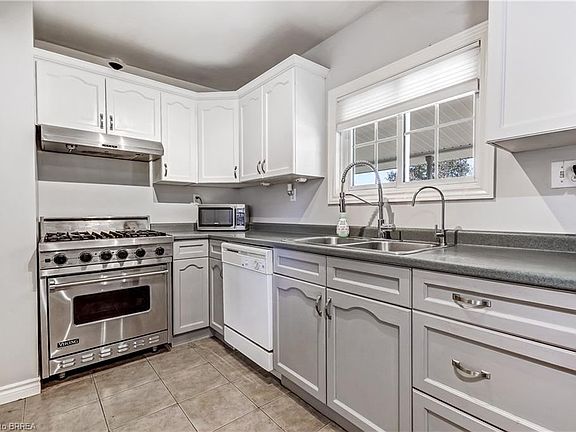 4th image of 36 Alexander Dr