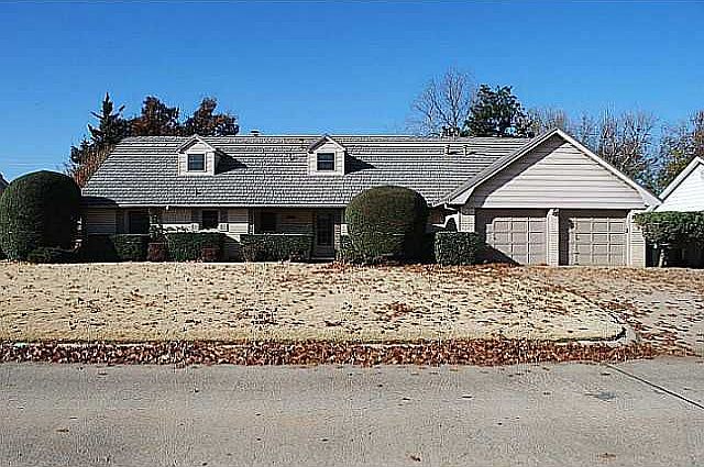 1st image of 402 N Sherry Ave