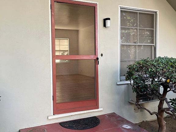 2nd image of 1616 Fair Oaks Ave APT 5