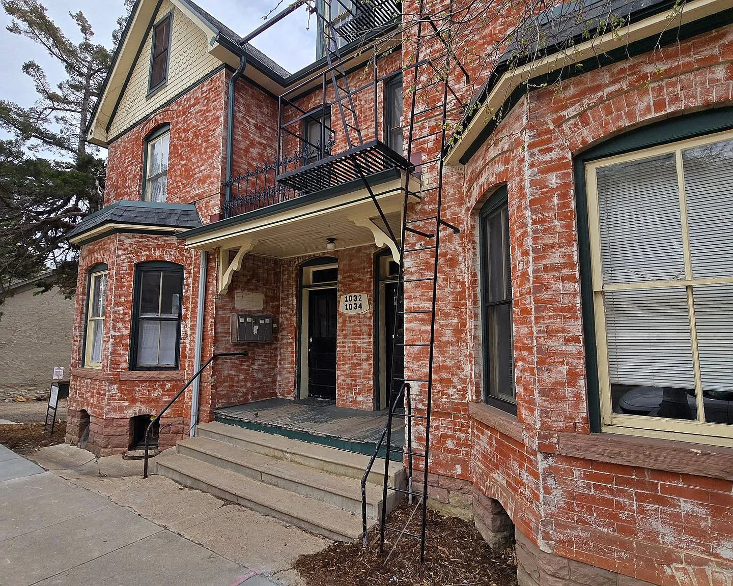 1032 Pine — Photo 1