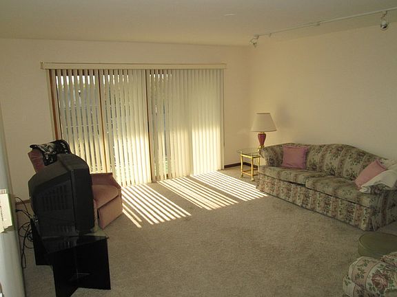 3rd image of 4848 N Central Ave APT 505