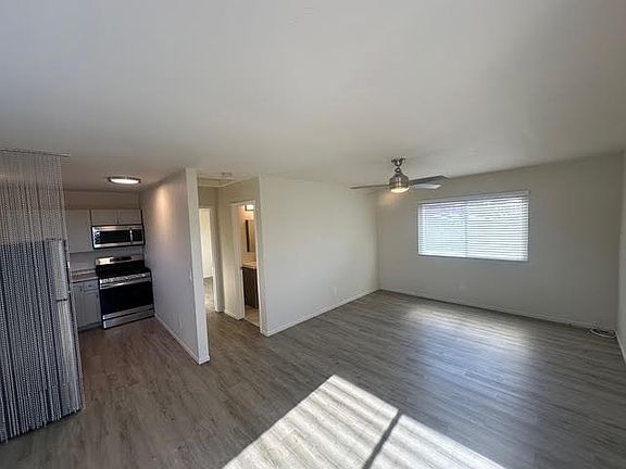 4th image of 5207 San Simeon Dr Unit B
