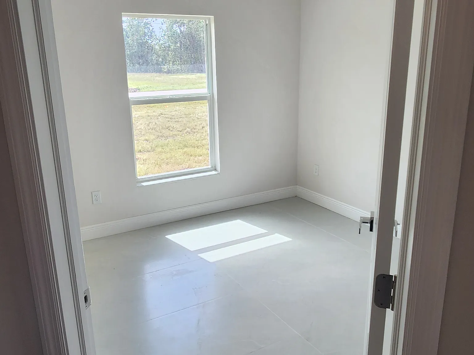 4525 SW Santa Barbara Pl — Photo 2