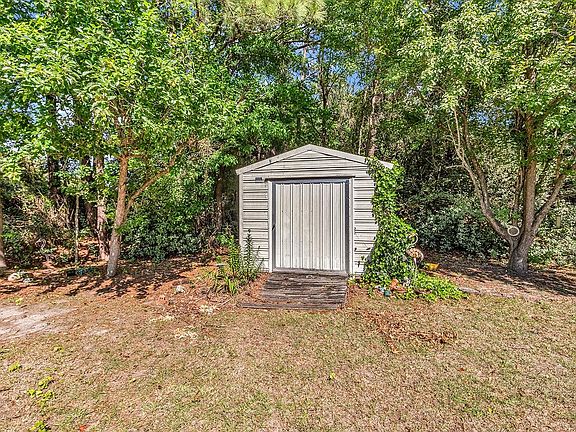 4th image of 4001 Grousewood Dr.