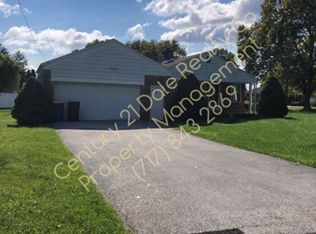 2296 Maple Rd, York, PA 17408
