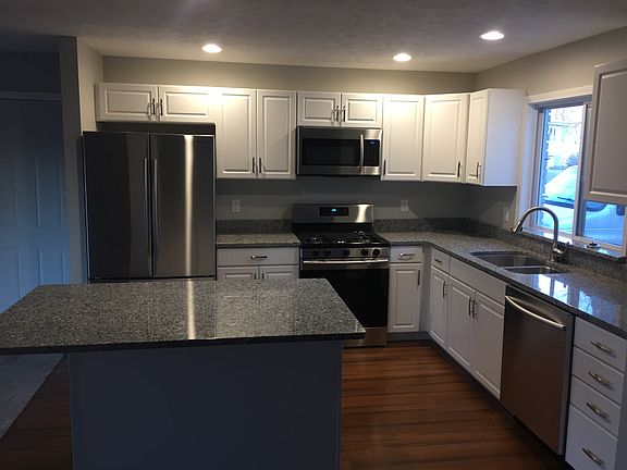 2nd image of 3715 Basswood Ct