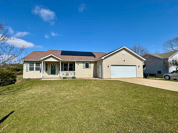 3rd image of 704 Prairie Hills Dr