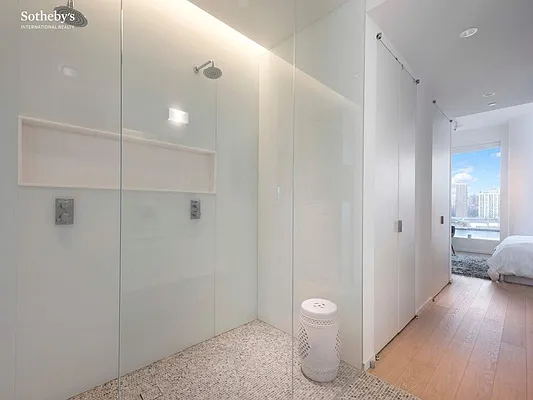 Rented by Sotheby's International Realty | media 49