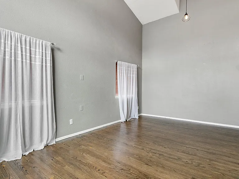 2510 Brenton Dr — Photo 6