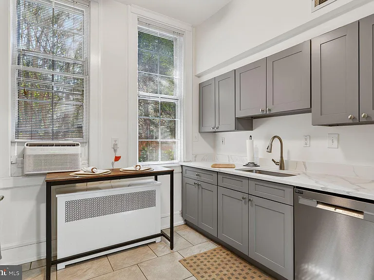 3039 Macomb St NW #16 — Photo 9