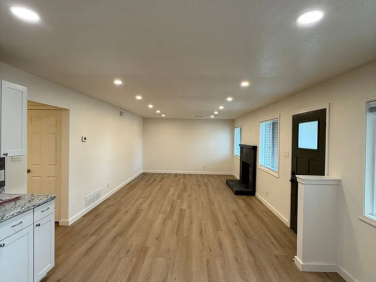 750 Topaz Dr — Photo 11
