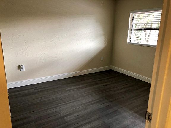 Large 10' X 12' bedroom