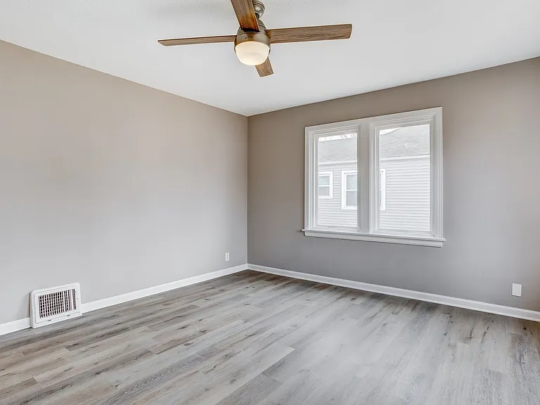 1018 S Vassar Ave — Photo 7