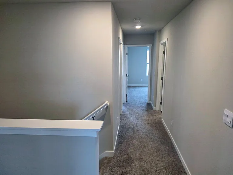 655 NW Williamsburg Ln — Photo 18