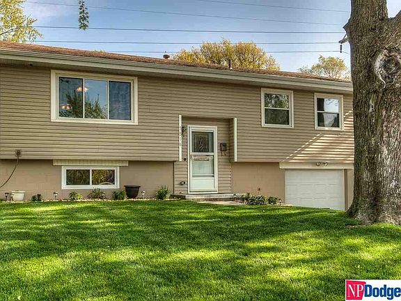 2nd image of 7518 Susan Ave