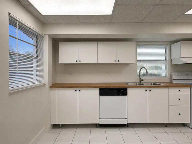 8541 Grand Canal Dr — Photo 1
