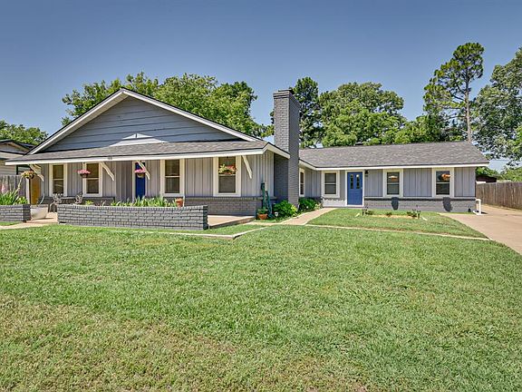 3rd image of 100 Oakwood Dr