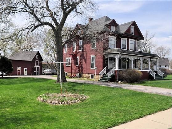 1st image of 231 E Maple Mundelein