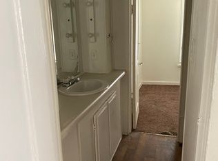 2046 S Santa Fe Ave, Wichita, KS 67211