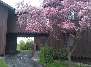 1513 N Timber Rdg NE, Fridley, MN 55432