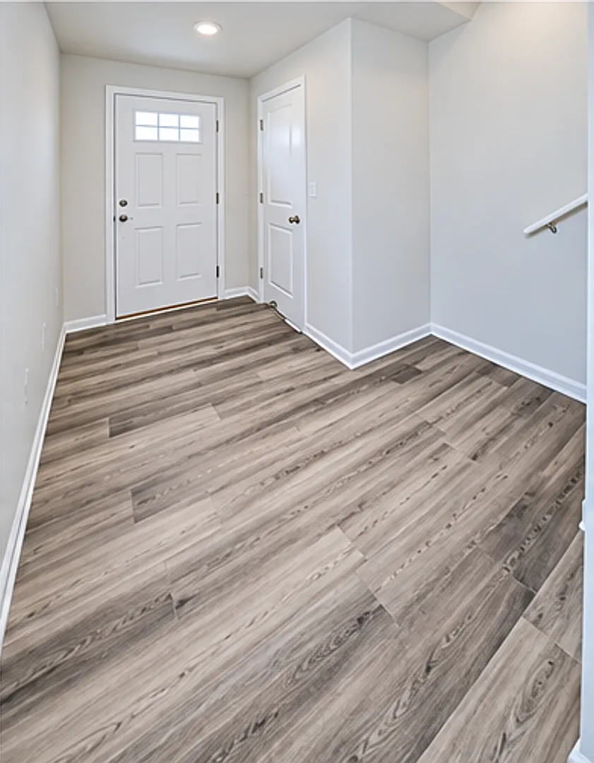 Modern Townhome with Attached Garage, Granite Kitchen & Private Deck — Photo 3
