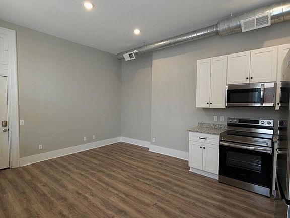 3rd image of 1905 Race St #201