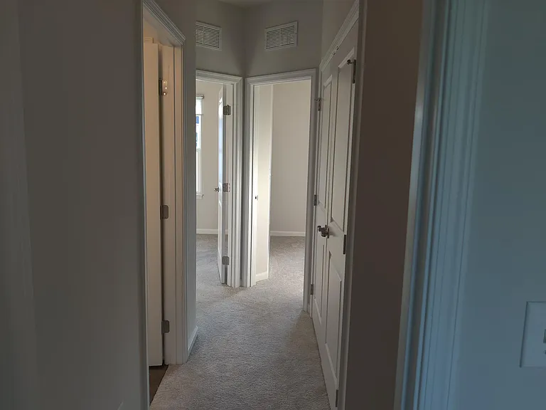 36 Wentworth Ln — Photo 23