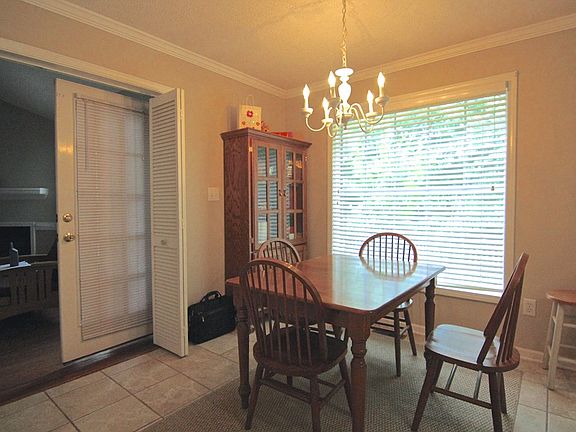 5th image of 120 Cabot Ct W