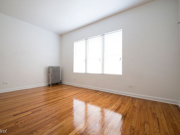 5956 W North Apartments Chicago Bedroom_4