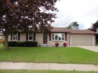 2121 Sharon Ln, Manitowoc, WI 54220
