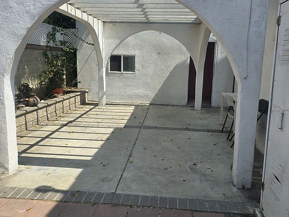 5th image of 2224 Easton St