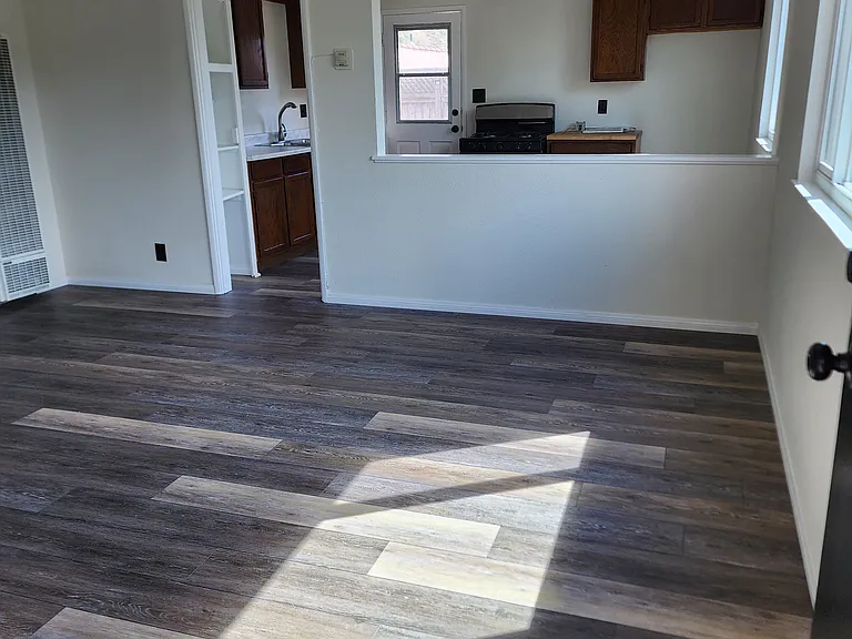 116 E Lewis St #B — Photo 5