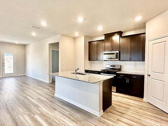 4th image of 2451 Canning View Ave