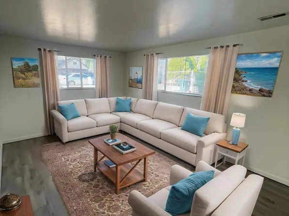 1113 W Arroyo Ave