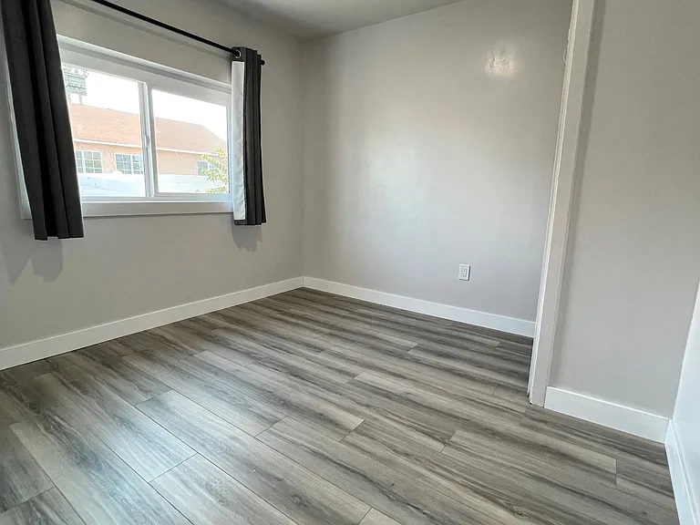 929 Georgia St #929 — Photo 6