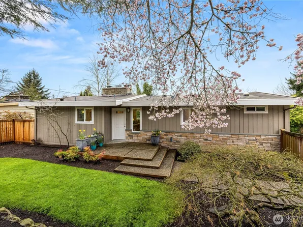 231 105th Avenue SE, Bellevue, WA 98004